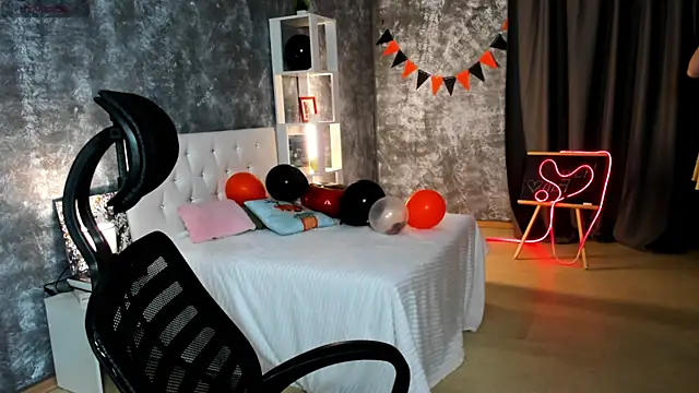 scent  of woman online show from November 3, 1:31 am