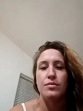 EmAlexander1728 online show from October 8, 9:24 am