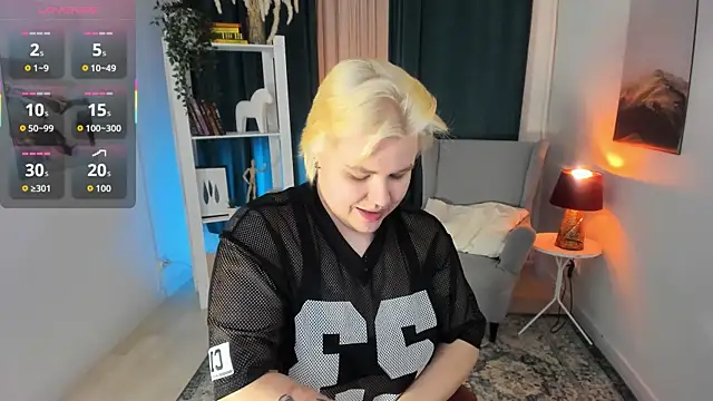 roxie luna online show from October 14, 8:33 pm