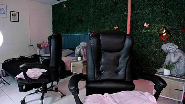 Kiaraa88 online show from June 20, 8:12 pm