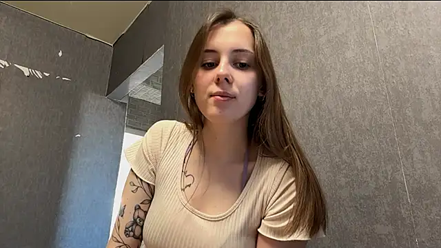 Snapshot of Montain_Romantic chatting on October 13, 5:10 am Montain Romantic online show from October 13, 5:10 am
