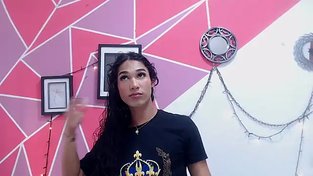 Tifany Adams online show from November 17, 8:31 pm