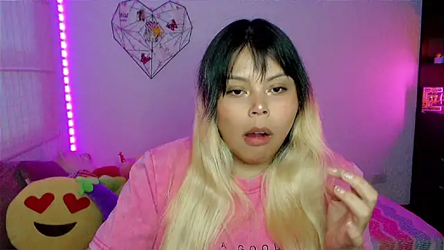 EllieMoonX online show from April 17, 11:07 pm