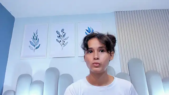 luly dreams online show from June 17, 12:06 pm
