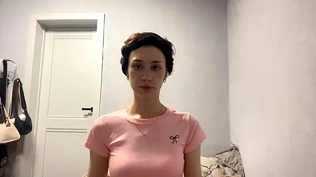 WildPeachh online show from October 28, 6:35 pm