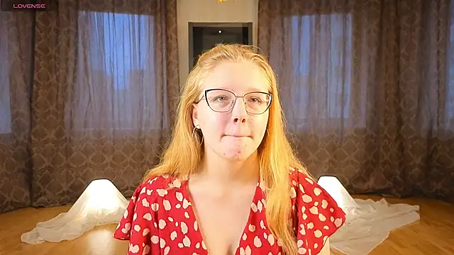 AlinaAldrete online show from October 30, 4:26 am