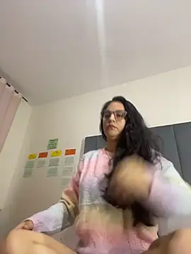 julieta rossi online show from November 28, 3:20 am