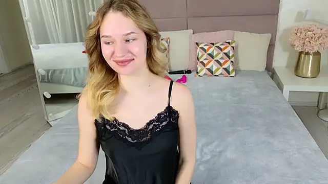 IndieMoon online show from February 15, 6:07 pm