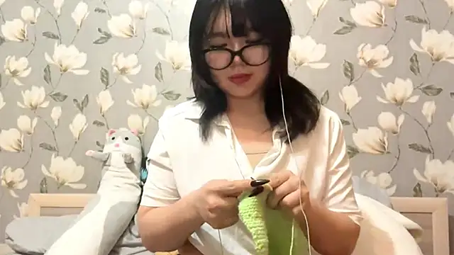 Snapshot of YunaMuse chatting on October 10, 8:03 pm YunaMuse online show from October 10, 8:03 pm