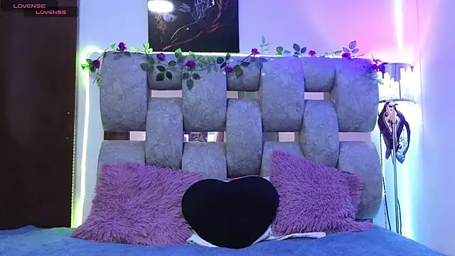 alix kitty online show from April 13, 10:43 pm