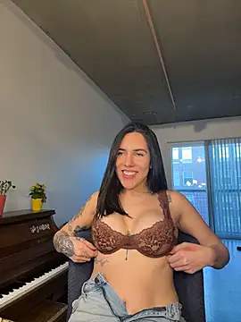 Lolathebaddie online show from February 20, 12:31 am