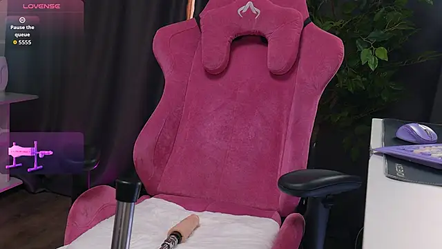 nikadinny online show from October 18, 1:52 am