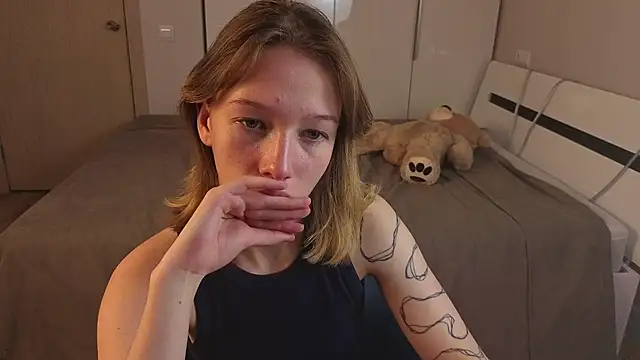 LilyVoise online show from October 19, 2:30 pm