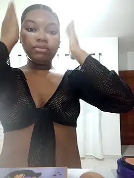 Snapshot of LailaPierce chatting on October 13, 11:46 am LailaPierce online show from October 13, 11:46 am