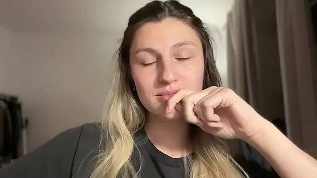 karylaife online show from October 15, 7:27 pm
