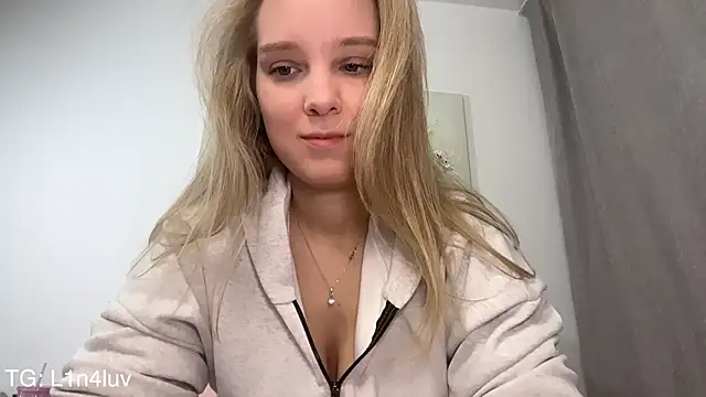 AIicaparkerc online show from March 19, 2:32 pm