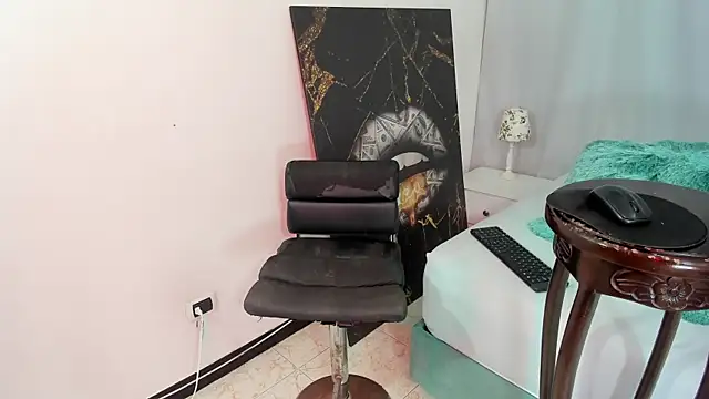 Kimy Handler online show from December 5, 2:51 pm