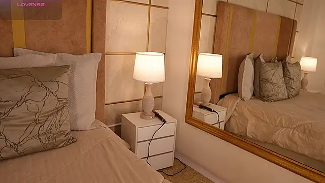 lyrabellini online show from March 8, 10:52 am