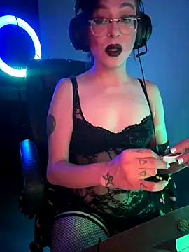 MiniMonroe online show from November 4, 9:25 am