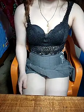 LeanaLy online show from October 15, 1:25 pm