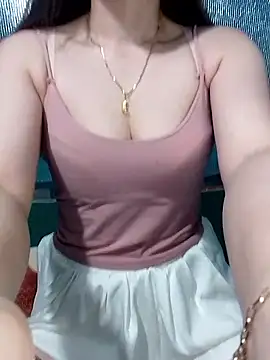 LeanaLy online show from May 11, 11:35 pm