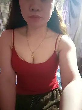 LeanaLy online show from January 10, 12:10 pm