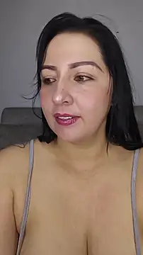 kitten25-hott online show from December 1, 9:13 am