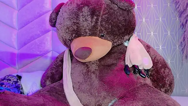 CARO ADAMS1 online show from January 16, 11:50 am