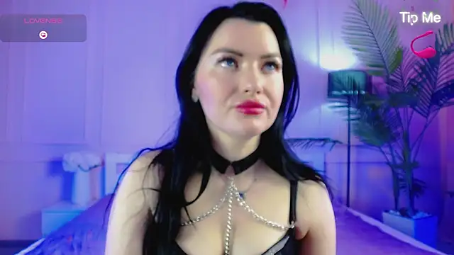 EvaBilss online show from April 21, 6:53 am