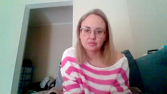 AmyDelamonico online show from October 13, 9:01 am