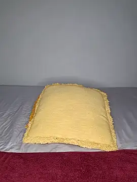 certifiedhottie2025 online show from January 7, 8:07 am