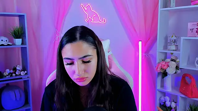 Snapshot of RebeckaThornton chatting on October 29, 9:35 am RebeckaThornton online show from October 29, 9:35 am