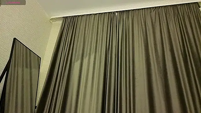 MissPompadure online show from March 23, 9:10 pm