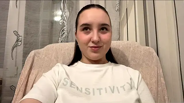 DaisyMolly online show from December 13, 9:43 pm