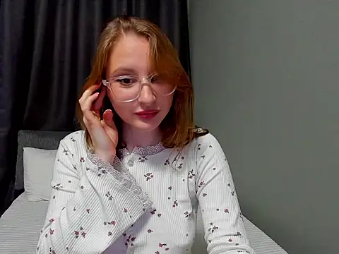 AmberVixenX online show from October 14, 5:48 pm