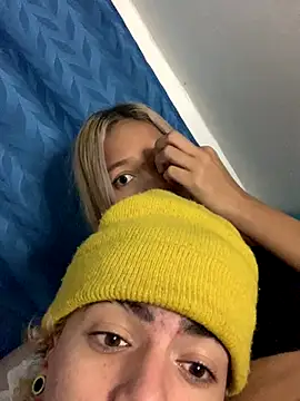 lily and wan online show from November 14, 7:19 am