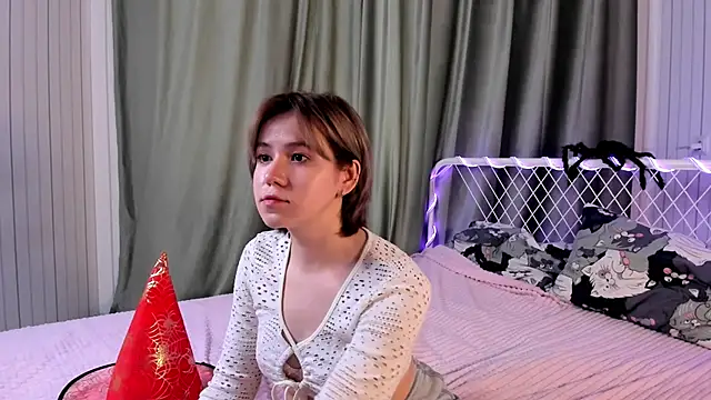 AlisiaEthen online show from October 31, 9:13 am