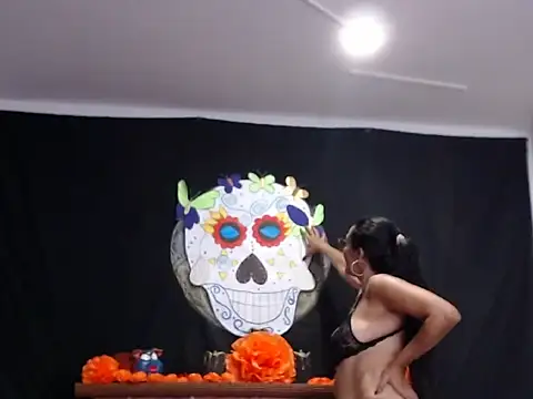 Lucyy Naugthy online show from November 8, 2:55 pm