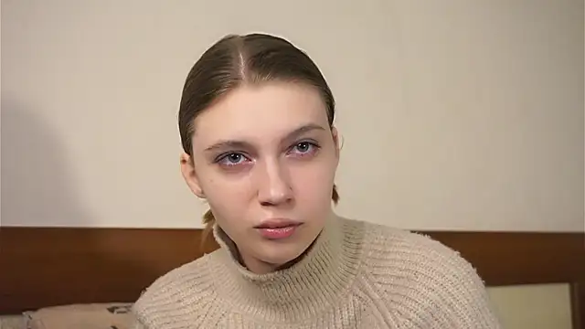 RoslynArcuo online show from November 16, 9:15 pm