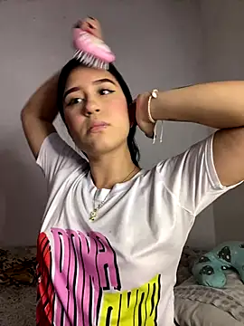 cristalxxx hott online show from December 5, 4:30 pm