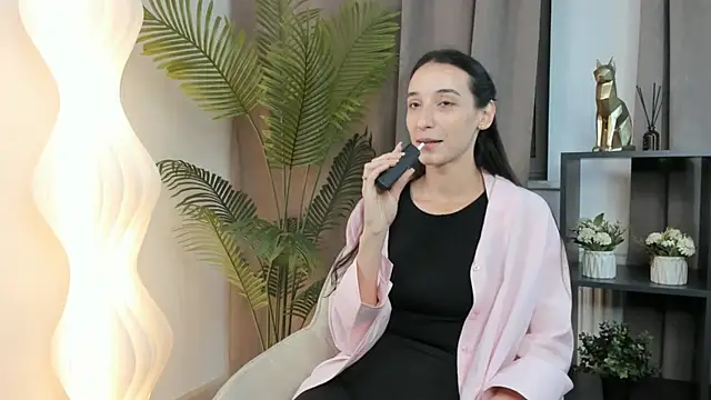 HayleySalahubdin online show from October 15, 3:58 pm
