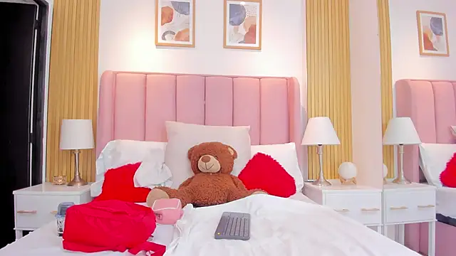 Aithana Petite online show from December 5, 3:39 am