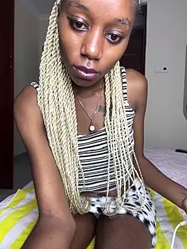 NyahHeat online show from April 29, 10:15 pm