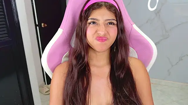 dafne17  online show from March 10, 6:50 am