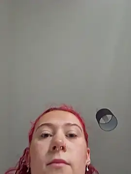 AliceThomass online show from October 17, 10:40 am