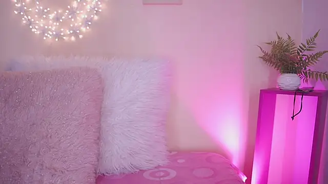 Meggie  online show from December 1, 11:51 pm