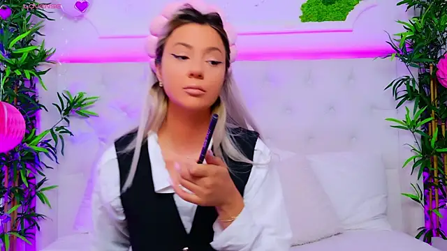 AriannaSins online show from September 18, 12:15 pm