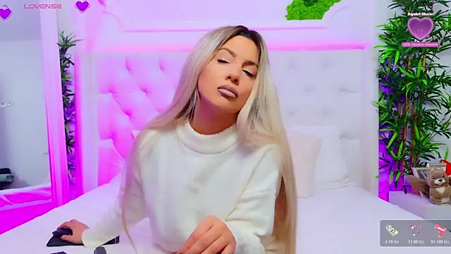 AriannaSins online show from December 16, 1:50 pm