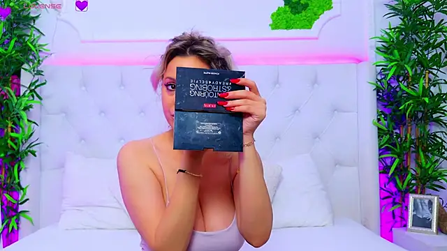 AriannaSins online show from November 11, 4:26 pm