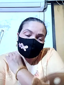 Snapshot of Moyna_1 chatting on October 17, 7:33 am Moyna 1 online show from October 17, 7:33 am